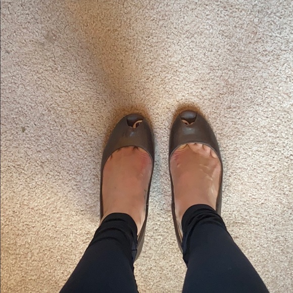 Ann Taylor Loft Brown Peep Toe Wood Heel - Picture 5 of 8
